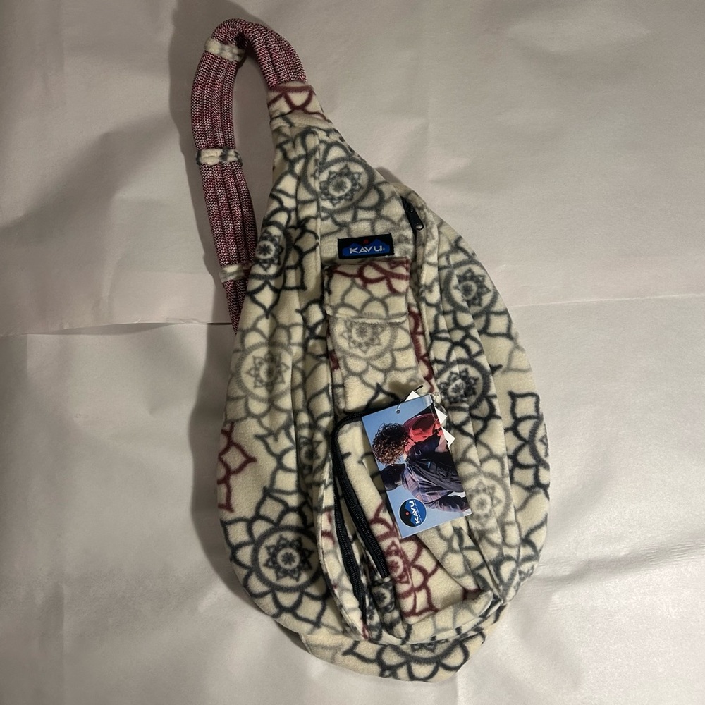 Polar Sling Kavu Rope Bag Micro Fleece Crossbody Shoulder Pack White Purple NWT